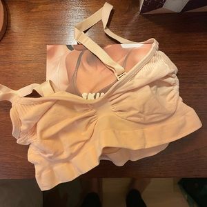 NWT SKIMS SCULPTING BRALETTE